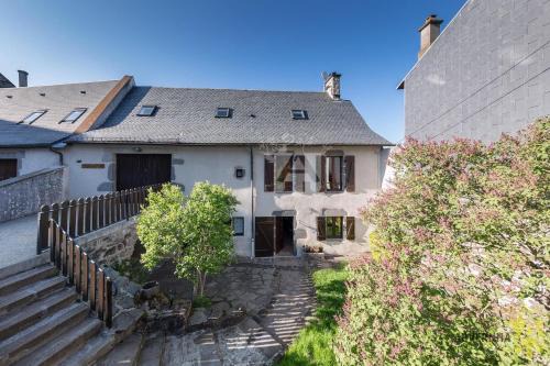 Murol House | Vie de Château 2