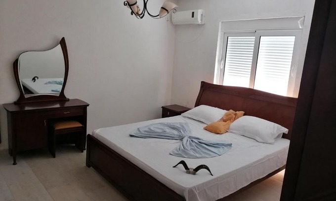 Bregvija House | Vienna Montenegro Lleshi