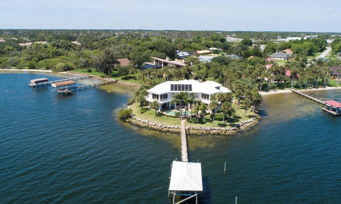 Rockledge House | Viera Riverfront Island Retreat 7bd/6ba Water Views EVERY Room Pool/Spa 16+ppl