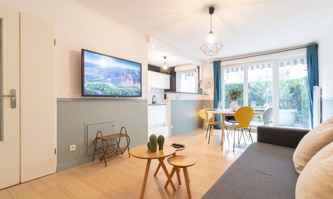 Old Lille Apartment | Vieux Lille - Superb apartment. terrace + parking