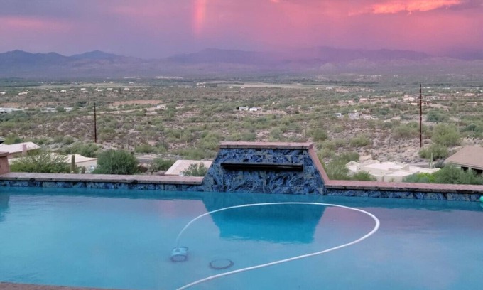 Diamante Del Lago House | Views/Modern/Pool/Spa/Sleeps 4