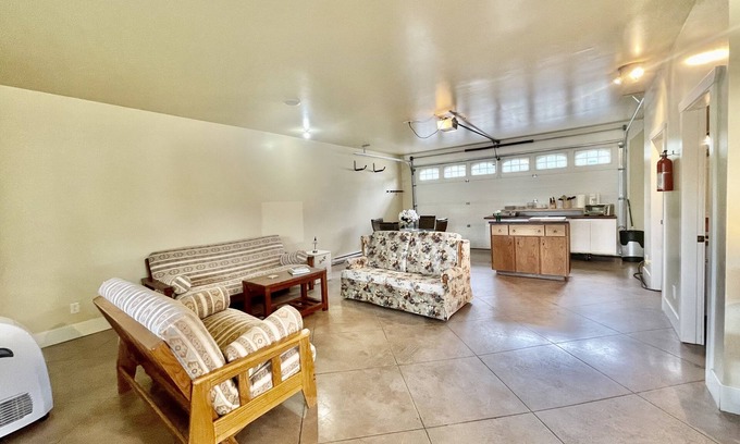 Swansea Point Apartment | Views of Mara lake and Walking Distance to Beaches. Possibility of Boat Slip