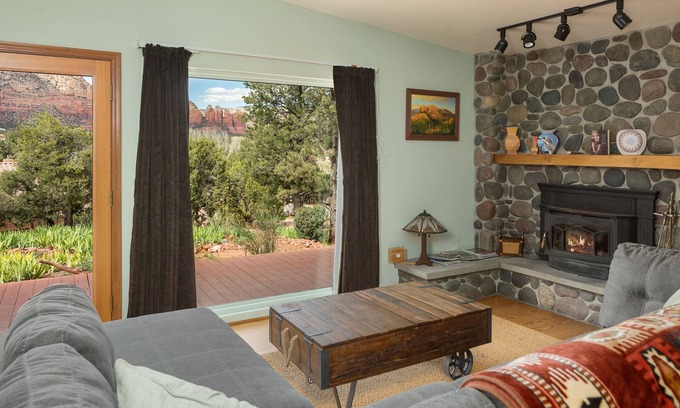 West Sedona House | ☼Views! Private House, Hot Tub, Hiking, Fireplace, Art☼