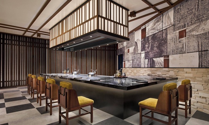 Downtown Shanghai Hotel | Vignette Collection Shanghai Snow World Hotel by IHG