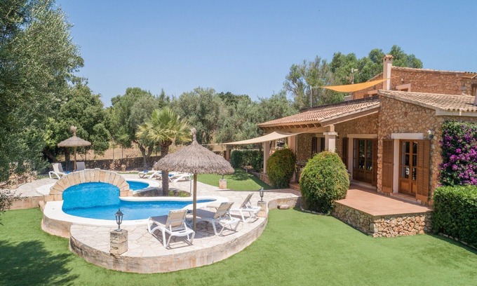 Sant Llorenc des Cardassar Villa | Villa in Mallorca with Pool & Jacuzzi