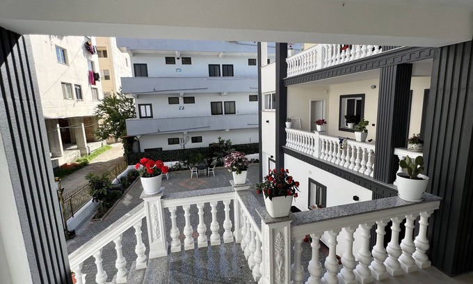 Durres Villa | VILA AARON