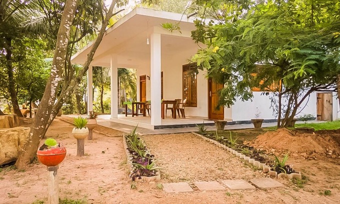 Mirissa Villa | Vila Addara Inn (Villa with Garden View)