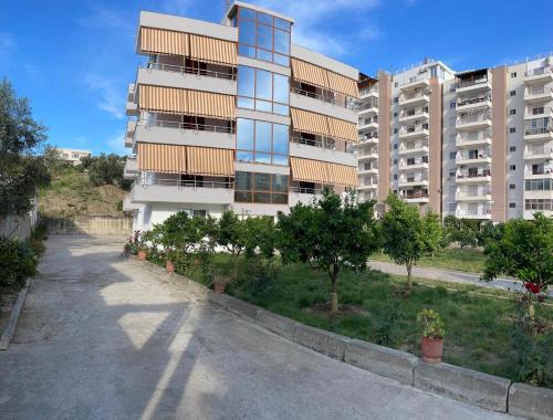Shkembi i Kavajes Villa | Vila Leonardo's