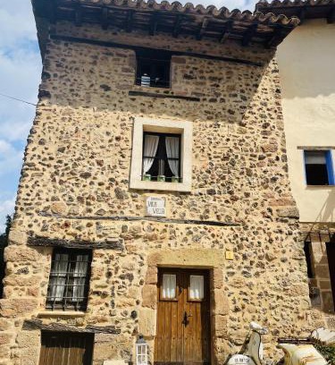 Santa Pau Apartment | ViLA VELLA 1