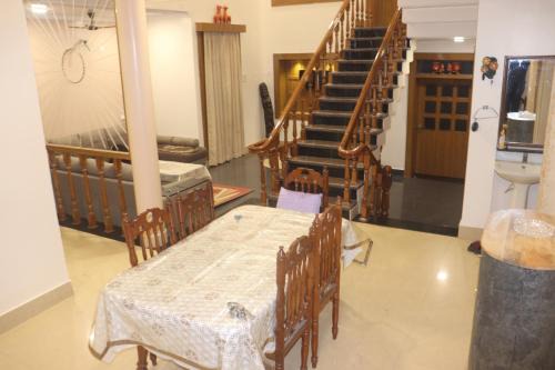 Satna House | Viljely Club & Villa