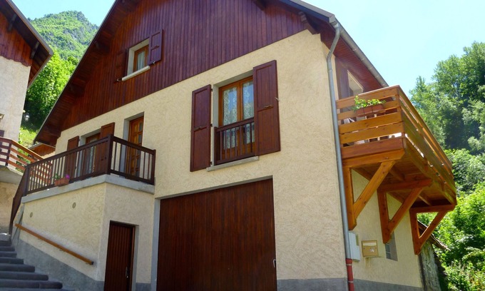 La Chapelle-en-Valgodemard Villa | Villa 5 people + large south-facing balcony + Pool and Jacuzzi