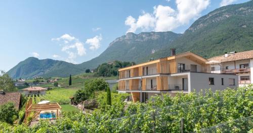 Berg/Monte House | Villa Montis Exclusive Holiday Apartments in Eppan with Spectacular Views of Dolomites and Bolzano Area