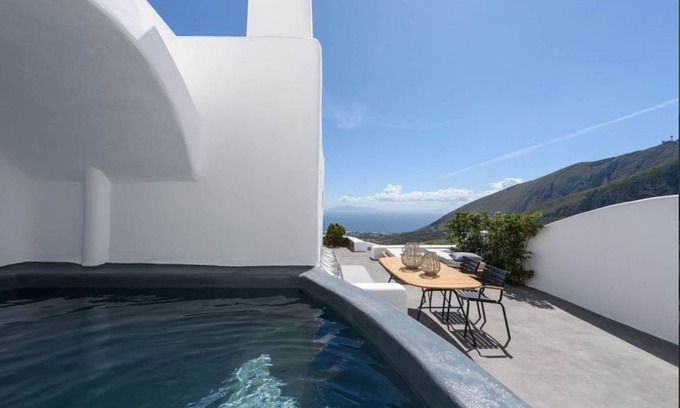 Pyrgos Villa | Villa ∙ 2 bedrooms ∙ 6 guests