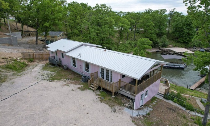 Lake Ozark Villa | Villa #2 Sleep 10- Bachelor/Bachelorette Parties Welcome!
