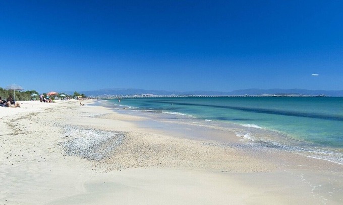 Maddalenedda House | Villa 2 steps from the sea with private green garden, 5 beds and 2 bathrooms