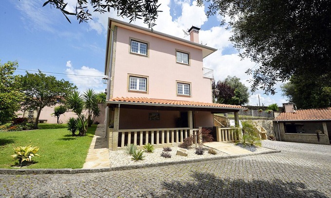 Ponte de Lima Villa | Villa 296 - Beautiful Holiday Villa with private Pool