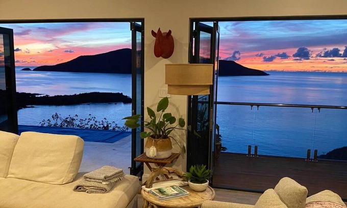 Other Islands Villa | Villa ∙ 3 bedrooms ∙ 6 guests