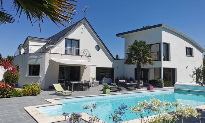 Benodet House | VILLA 385m2, LARGE POOL, JACUZZI and SPA, SAUNA, BILLIARD, GARDEN 8000m2