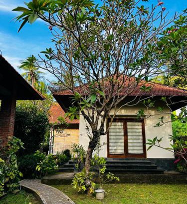 Bondalem Cabin | Villa 5 mins to the Beach at Bondalem Tejakula with 2 Bed Room