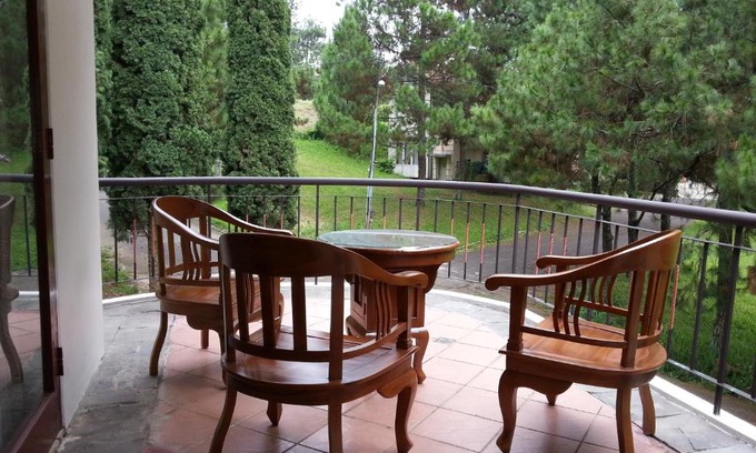 Parongpong Villa | VILLA 5CEMARA