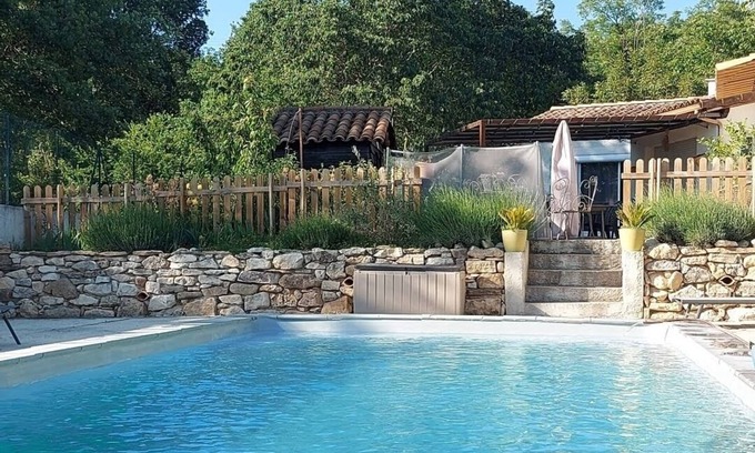 Saint-Martin-d'Ardeche Villa | Villa 6/8 Pers, 160 m2, 3 Chambres, 2 Salle de Bains, 2 wc, Piscine, 2 Terrasses