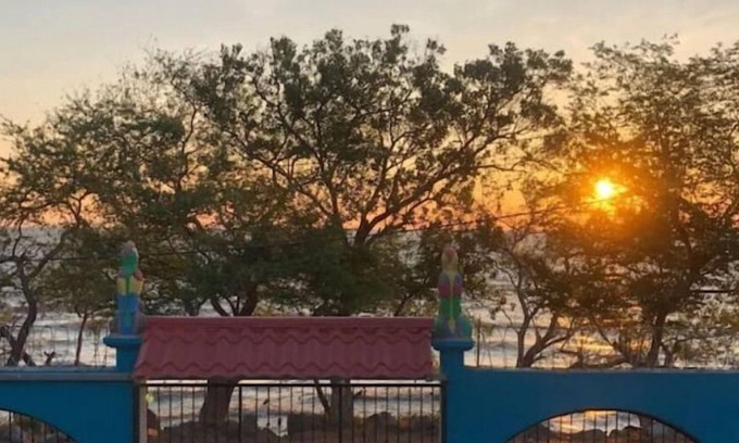 Granada Villa | Villa across from the Lake
