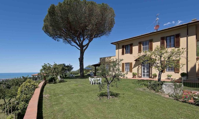 Corsanico Villa | Villa Ai Venti 8, Emma Villas