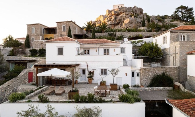Hydra House | Villa Alethea Retreat
