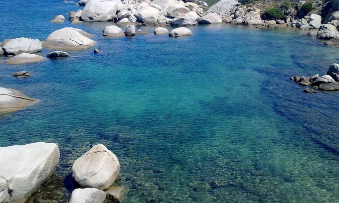 Punta Sardegna Villa | Villa Almar La Sarra in village, pool in granite rock setting.