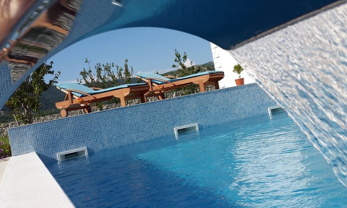 Neoric Villa | Villa Almas 2 with swimming pool