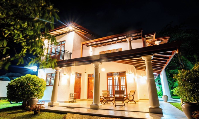 Hikkaduwa Villa | Villa Almond Leaf
