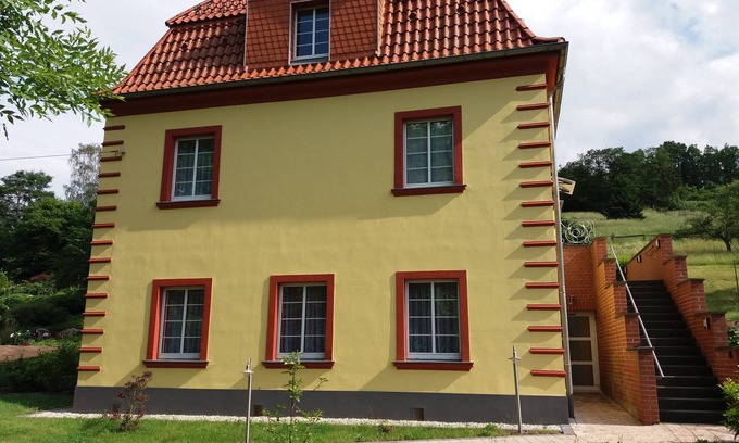 Eisenach Apartment | Villa Am Ehrensteig -FeWo with balcony and garden