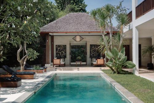 Petitenget Villa | Villa Amara Pradi - 550m to Petitenget Beach