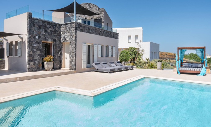 Vourvoulos House | Villa 'Amaranthine' with Private Pool, Wi-Fi and Air Conditioning