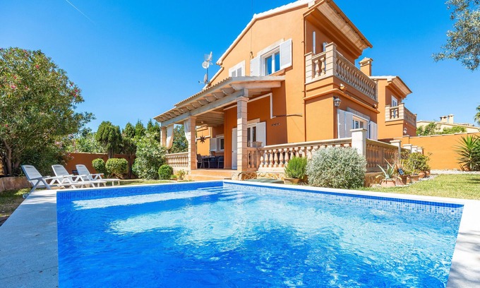 Badia Blava Villa | Villa 'Amelia Cerca De Cala Pi' with Private Terrace, Wi-Fi and Air Conditioning