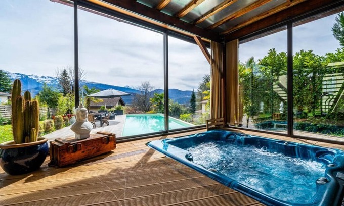 Corenc Apartment | Villa Amot | Swimming pool, Jacuzzi, mountain view terrace