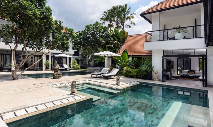 Sunset Road House | Villa Anaya Manis | Stylish 9BR Luxury Villa Near Seminyak Square