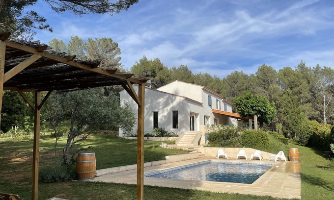 Chateauneuf-le-Rouge House | Villa and swimming pool at the foot of Sainte-Victoire