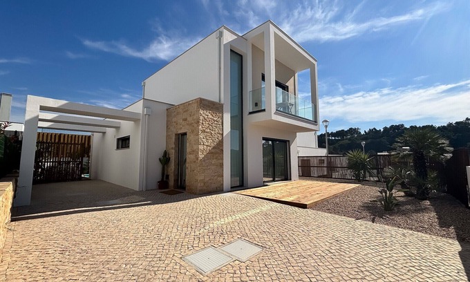 Foz do Arelho Villa | Villa Andorinha - By SCH