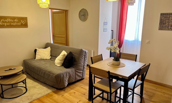 Barcelonnette Apartment | Villa Anita -town center -private parking- wifi.