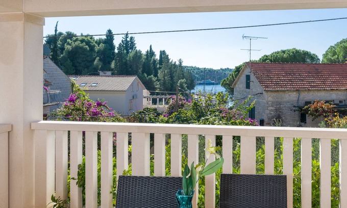 Cove Makarac (Milna) Apartment | Villa Anna 1F - Best Island vacation - Luxury stay near the beach