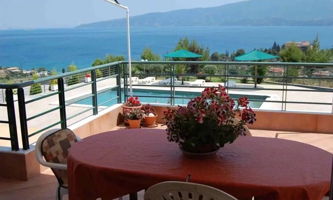 Isthmia Apartment | Villa Annabelle with swimming pool and beautiful sea view