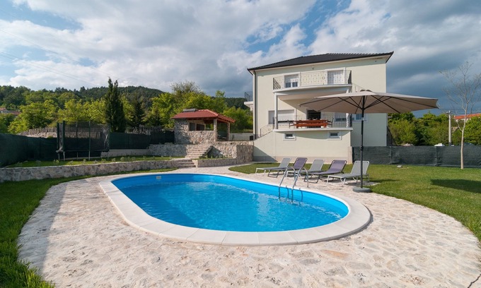 Sinj Villa | Villa Apricatio* family-friendly home with swimming pool (10 guests)