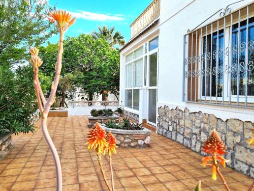 Miami Platja Villa | Villa Aquamarina 600 m vom Meer, Casa in Miami Platja, Ferienhaus mit Garten, WLAN, Garage, Terrasse, Grill