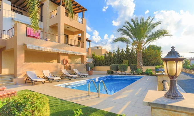 Latsi Villa | Villa Arbanassi - a villa that sleeps 6 guests in 3 bedrooms