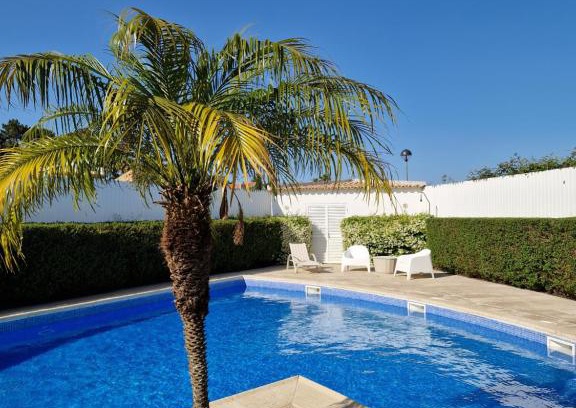 Faulha House | Villa Armanbel