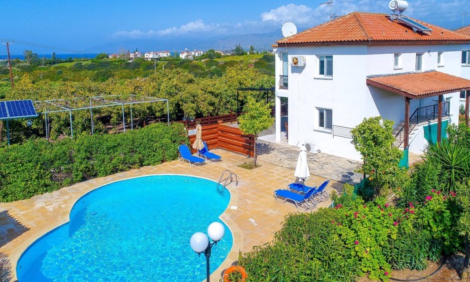 Latchi Villa | Villa Arsinoe Finiki: Latchi villapool, A/C, Wi Fi, Seaviews