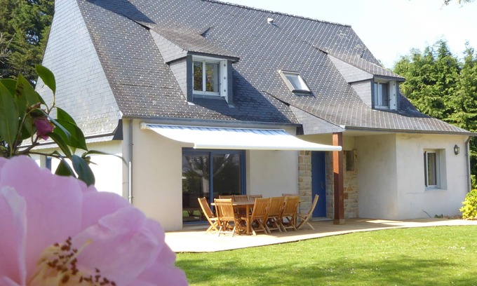 Tremeoc House | Villa "At the crossroads" near the beaches