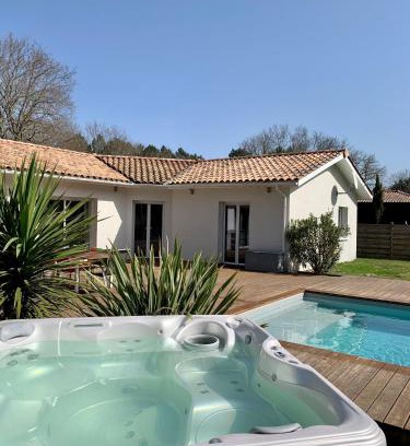 Lacanau Villa | Villa au calme en lisière de forêt