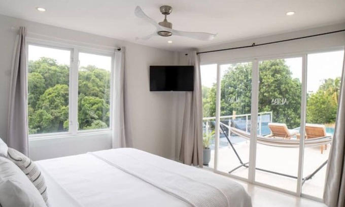 Piaye Villa | Villa Aura 15-25mins from Airport & Attractions
